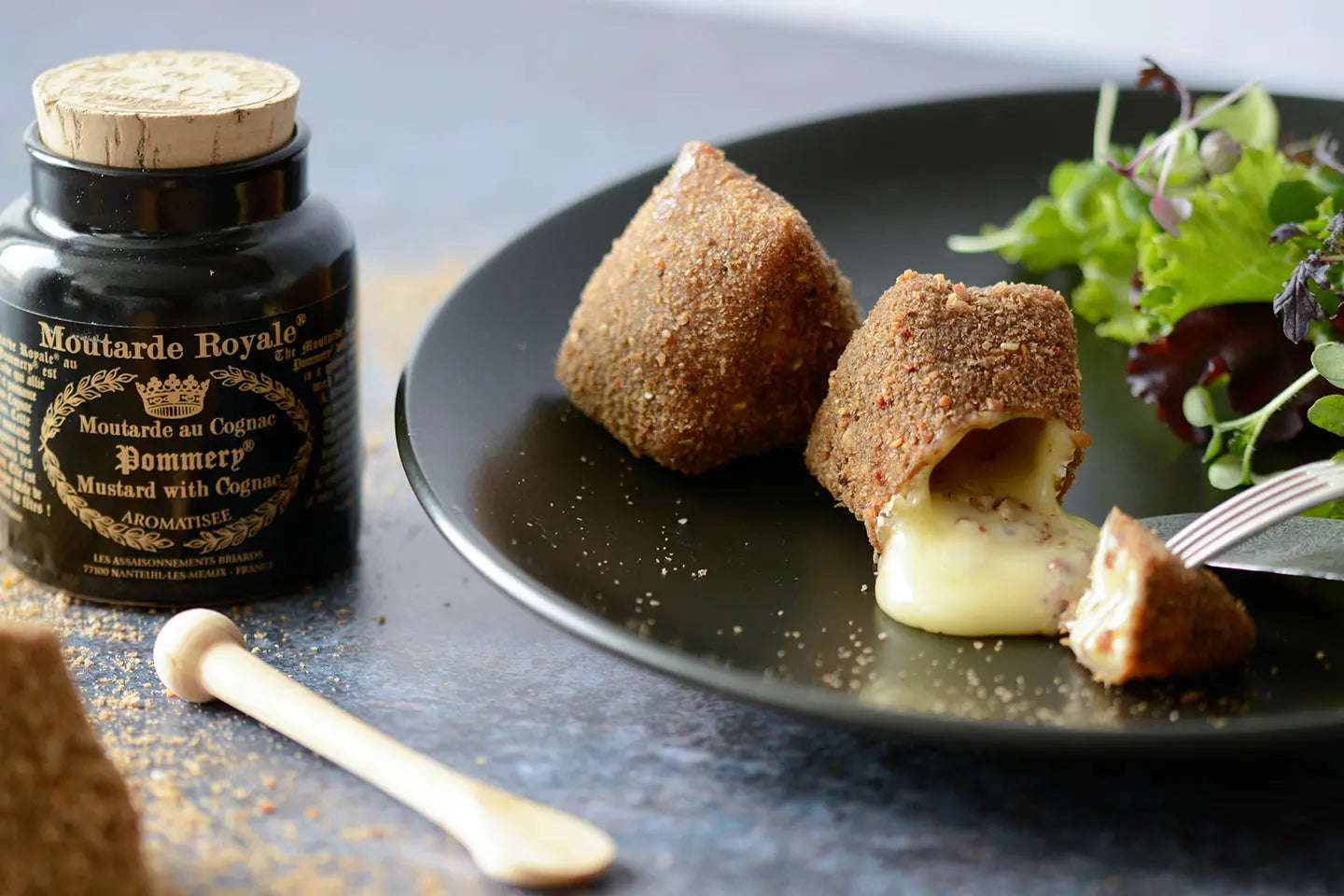 Croquettes de Brie de Meaux aux noix et moutarde à l’ancienne